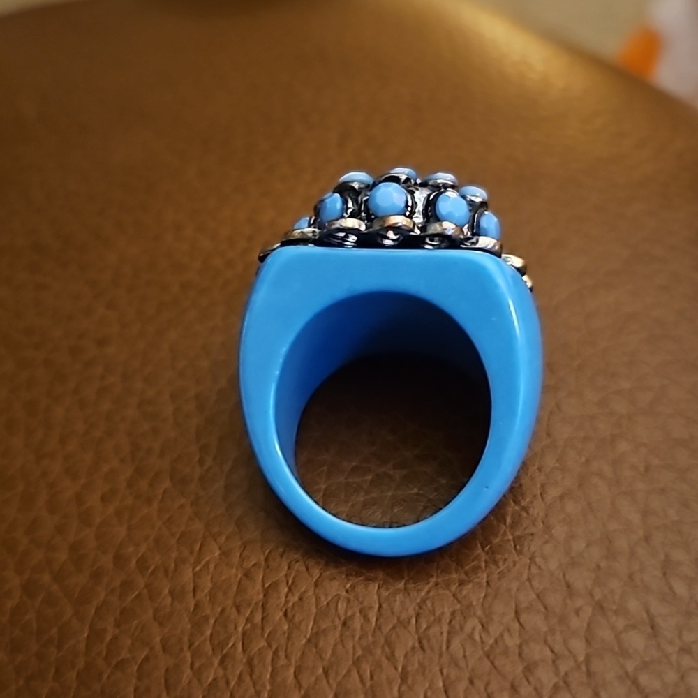 VTG Mid-century Mod Blue Lucite Coquette Flower Ring Size 8 - Picture 4 of 5